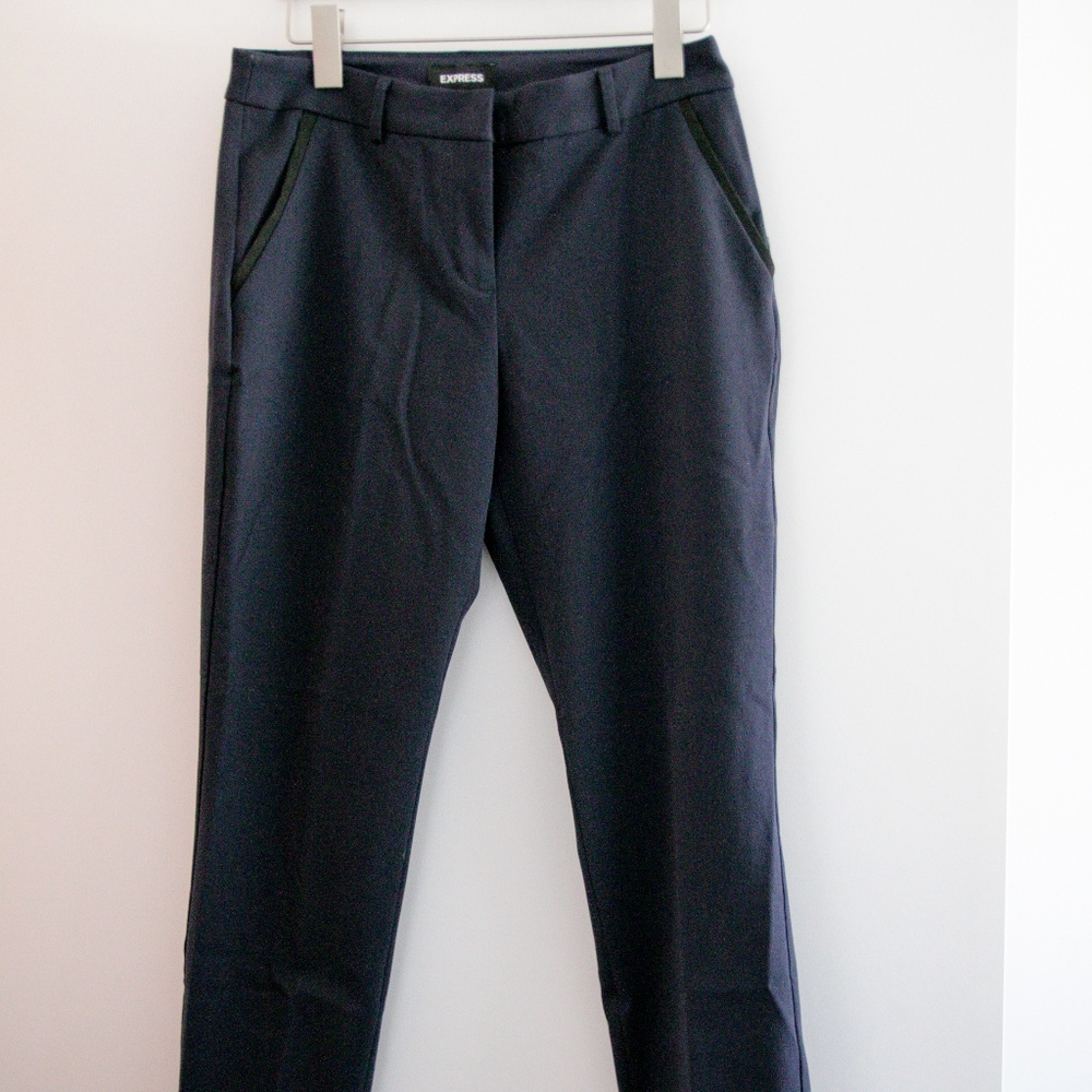 Express Columnist Pants in Navy, Size 6R (stretch)